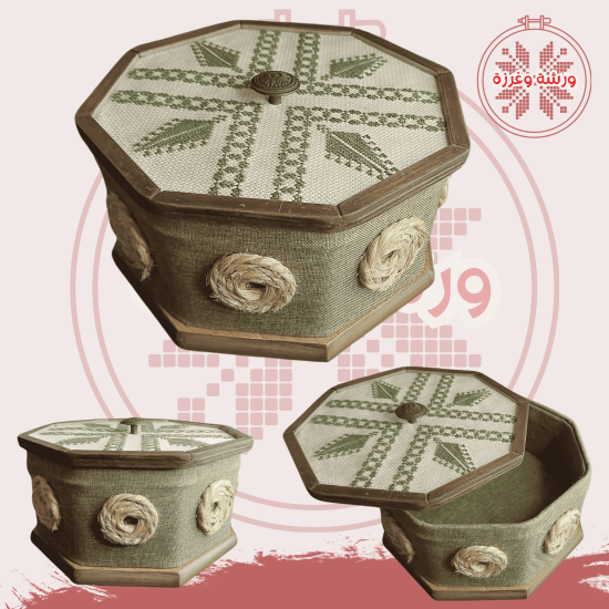 مضيفة تطريز يدوي بالالوان الاخضر والعشبي